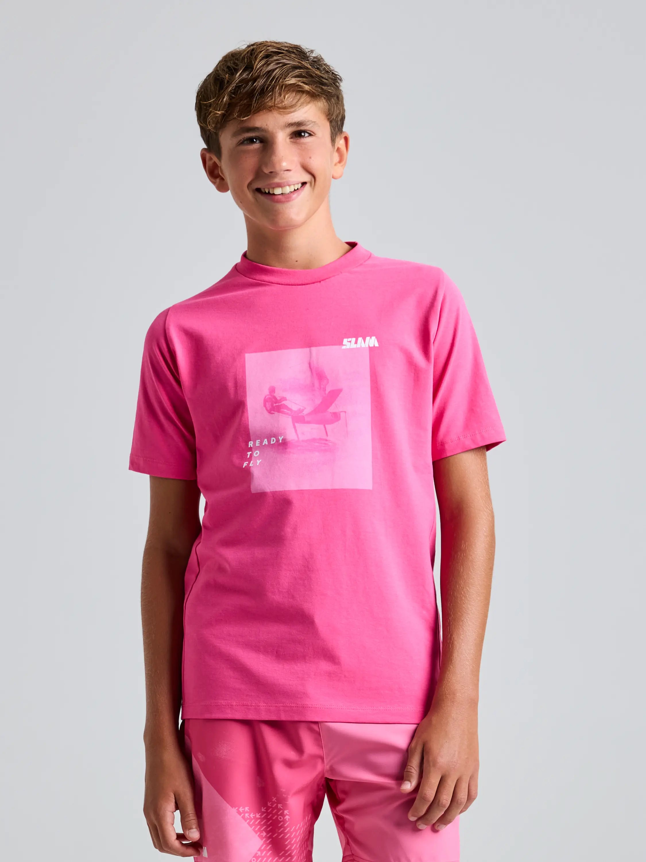 T-shirt avec logo brodé Calvin Klein® | LV04RC225GYAS T-shirt avec logo brodé Calvin Klein® | LV04RC225GYAS