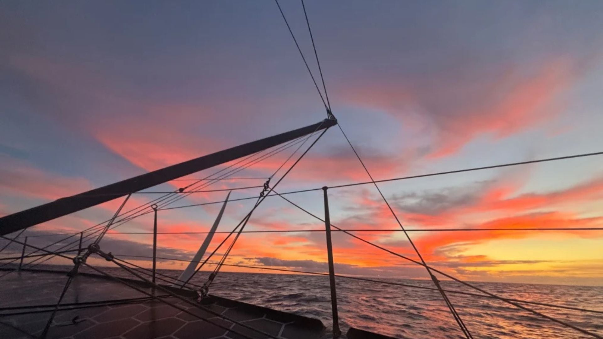 Barca a vela d’inverno: come vivere il mare fuori stagione 