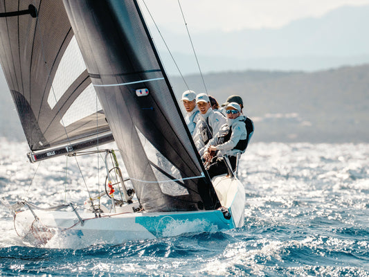 Sailing Team Gear: Performance and Identity on Board