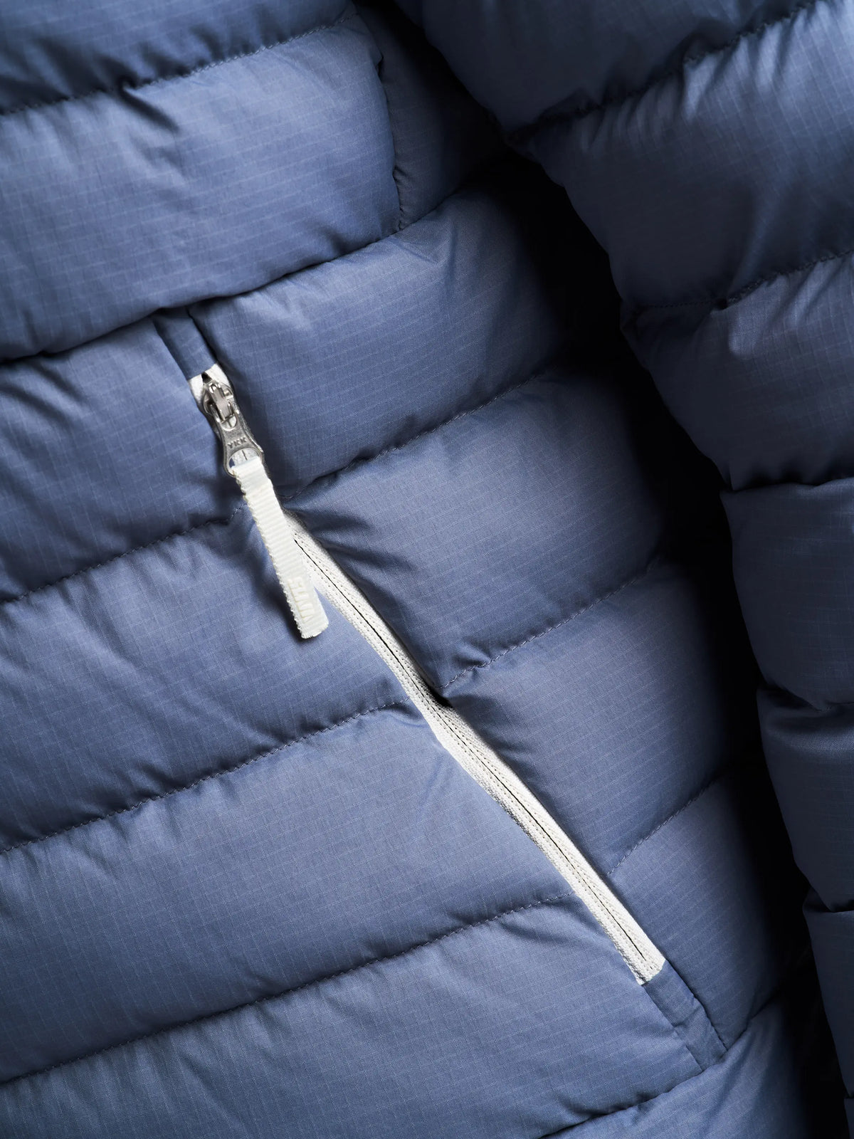 A101012S01_W89_ALTURAPUFFERJACKET_D2_701_02345.webp
