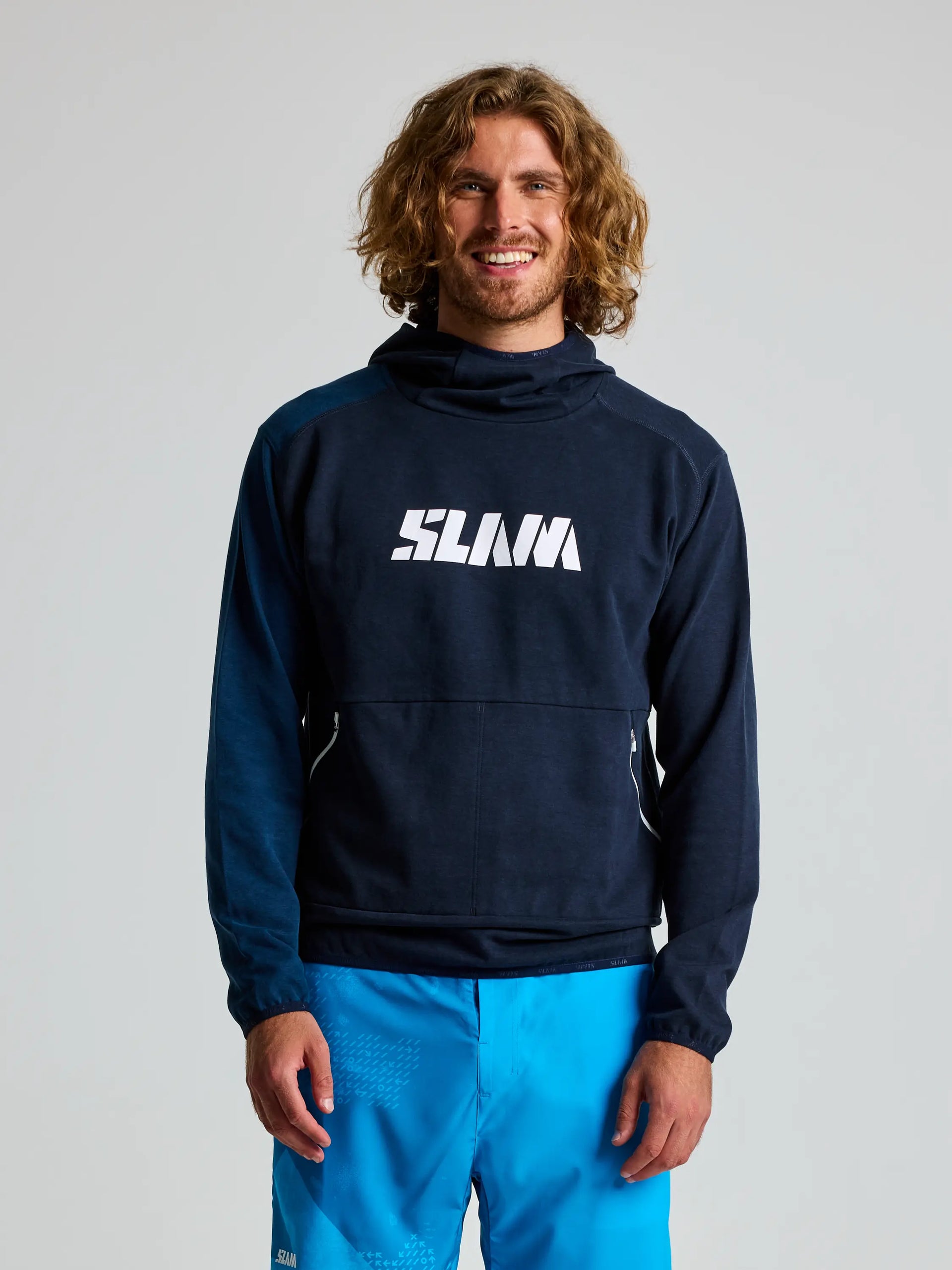A106012S00_W13_ODHOODIE_F_0660