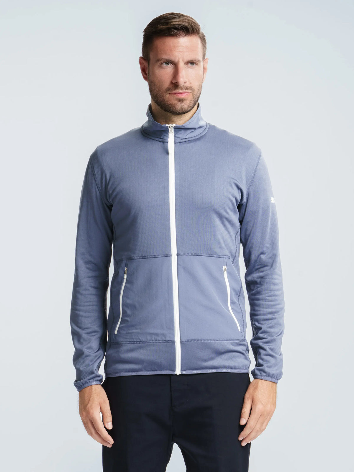 A106015S01_W89_ALTURAFZLGTGRIDFLEECE_F_4602_02829.webp