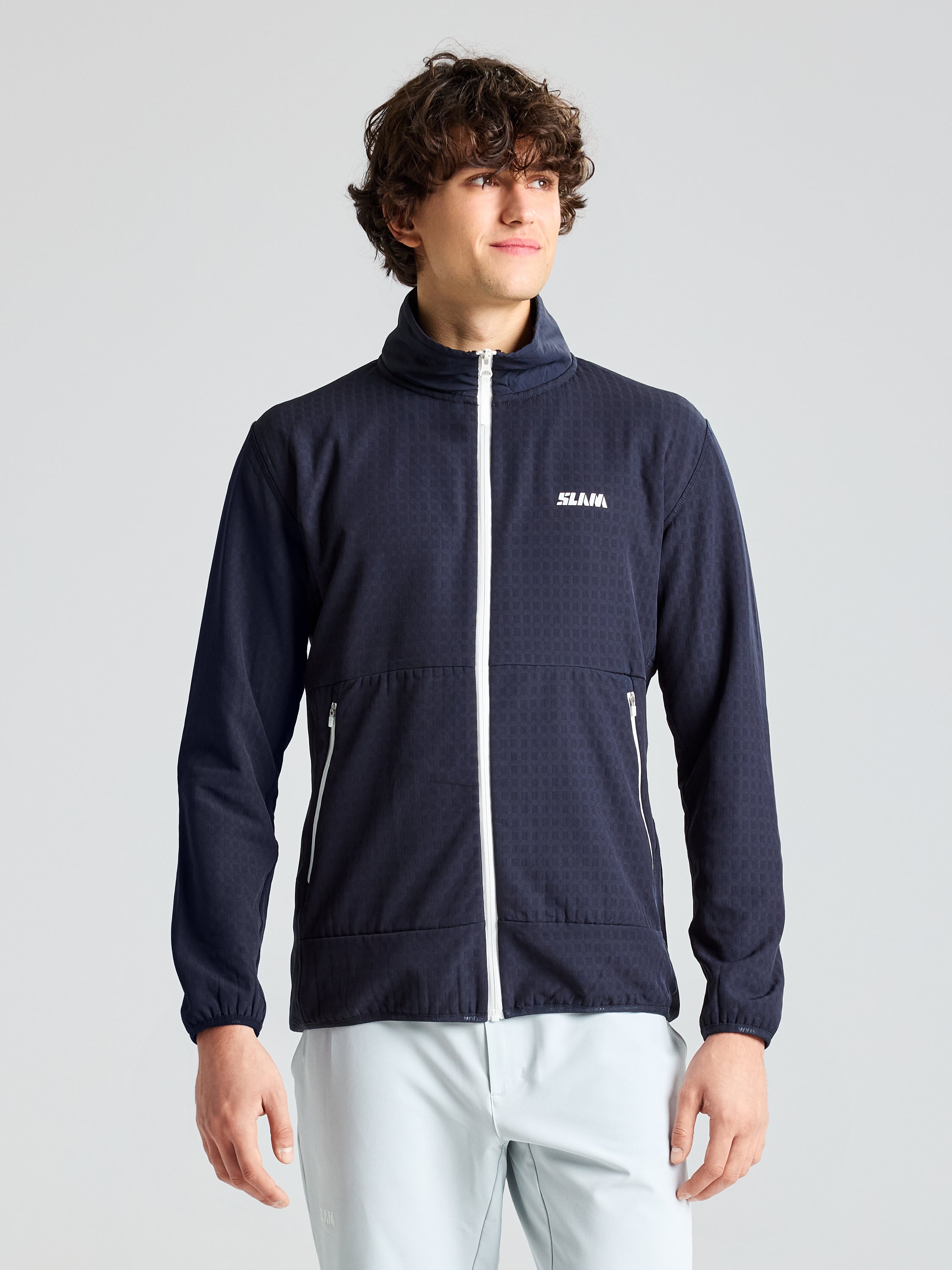 A107008S00_W13_ALTURAFZGRIDFLEECE_F_00901_0593.jpg
