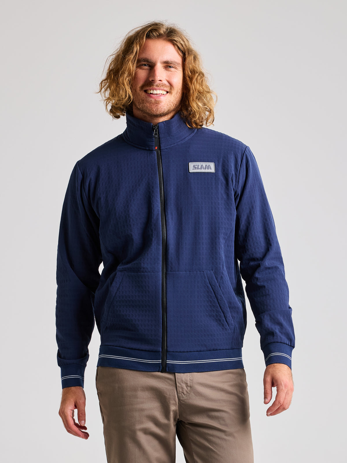 Tommy Jeans - Robe pull courte ajustée et évasée - Noir Tommy Jeans - Robe pull courte ajustée et évasée - Noir