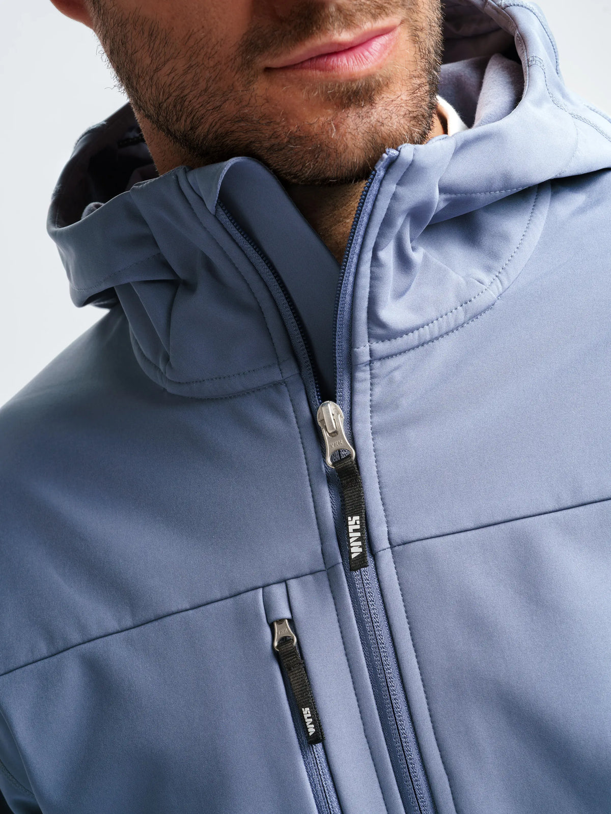 A125007S00_W89_ALTURAWARMSSHELLHOODIE_D1_2002_02817.webp