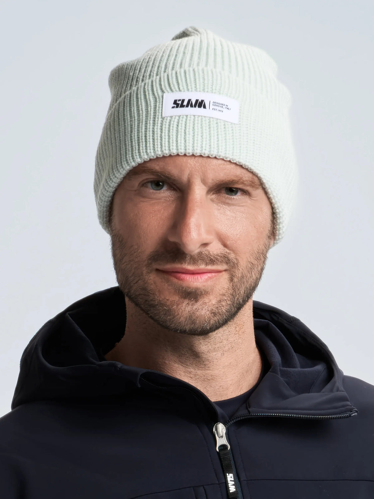 A461014S01_W68_ALTURAKNITBEANIE_D1_0000_5505.webp