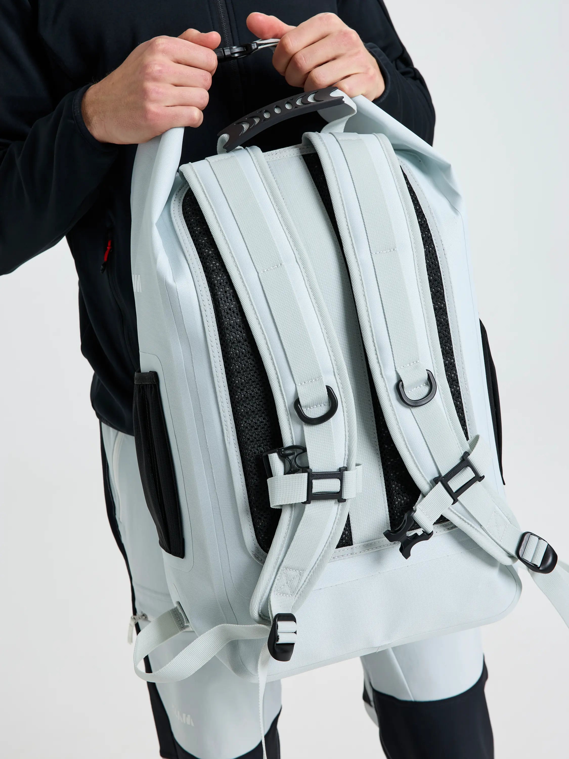 A463003S01_W68_ODWRBACKPACK_D01_08007_05689.webp