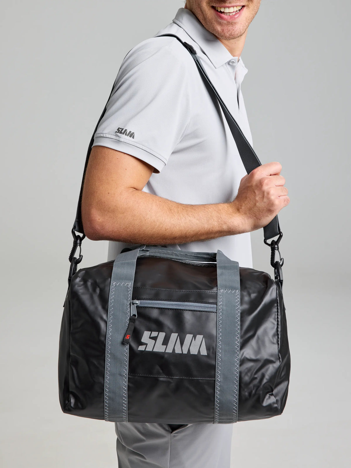 A463005S00_W01_WRDUFFLEBAGS_F_ A463005S00_W01_WRDUFFLEBAGS_F_