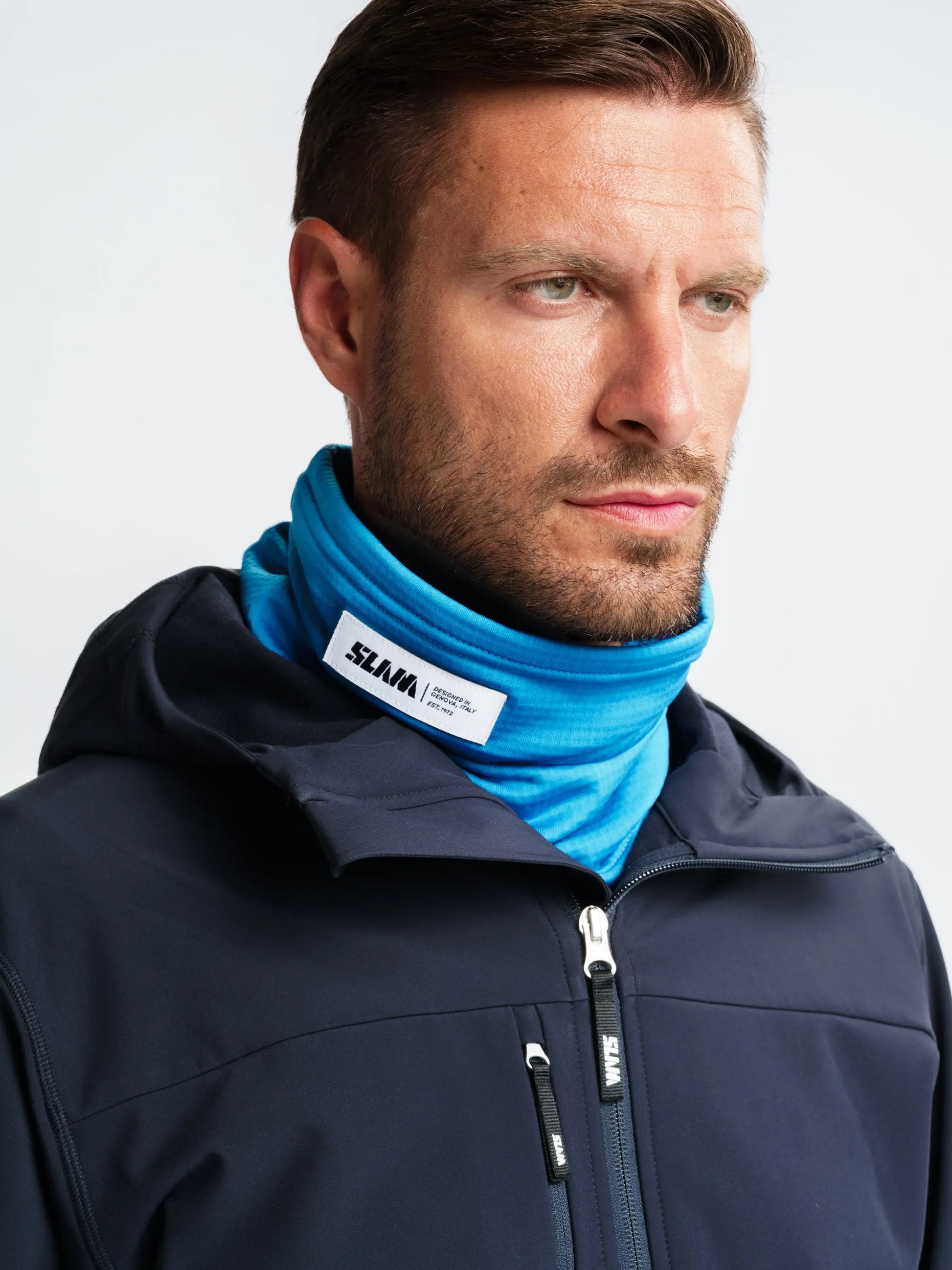 A465002S01_W74_ODNECKWARMER_D1_5207_02947.webp