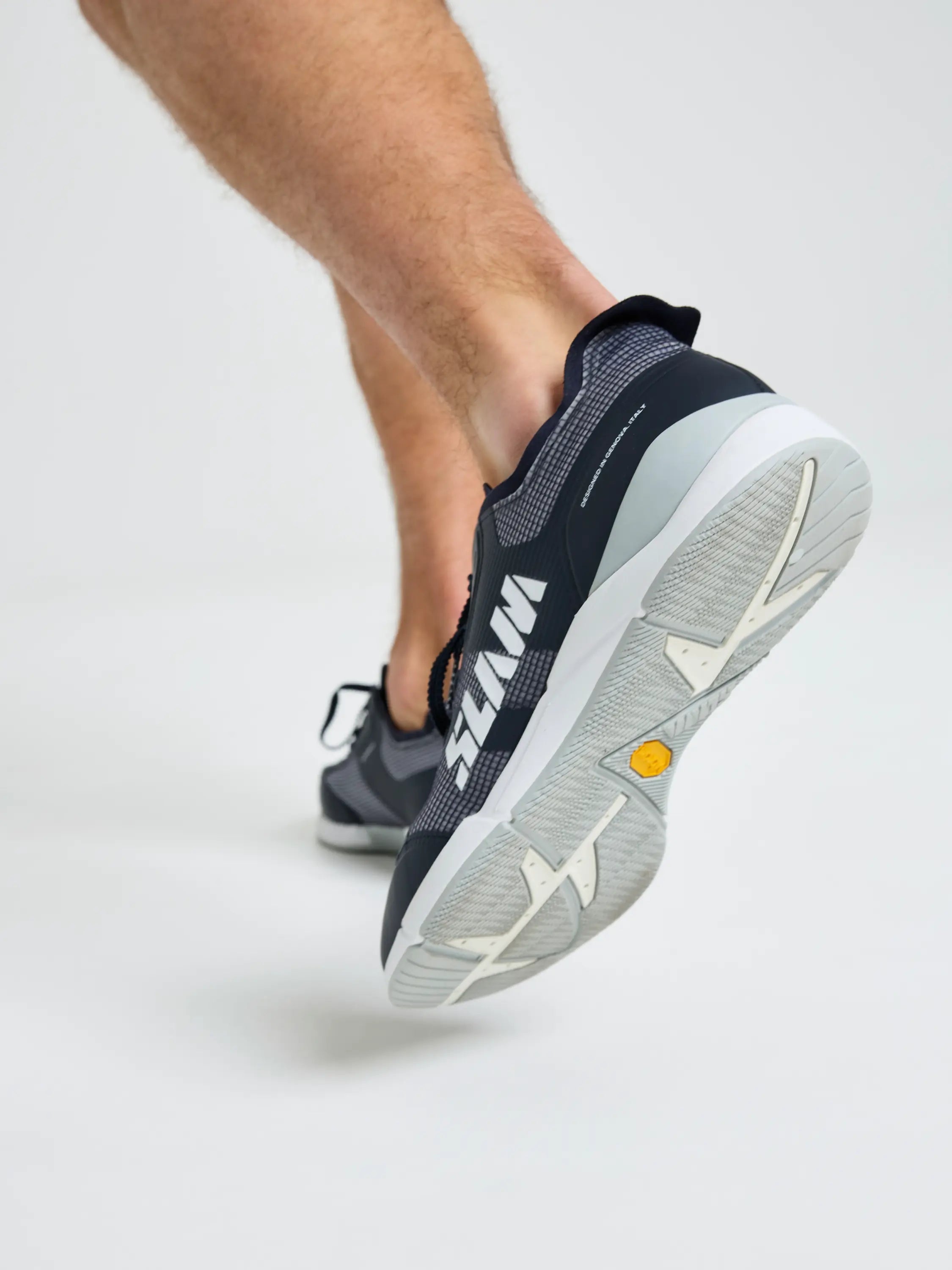 A473002S00_W13_ODSHOES_D1_07308_04633.webp