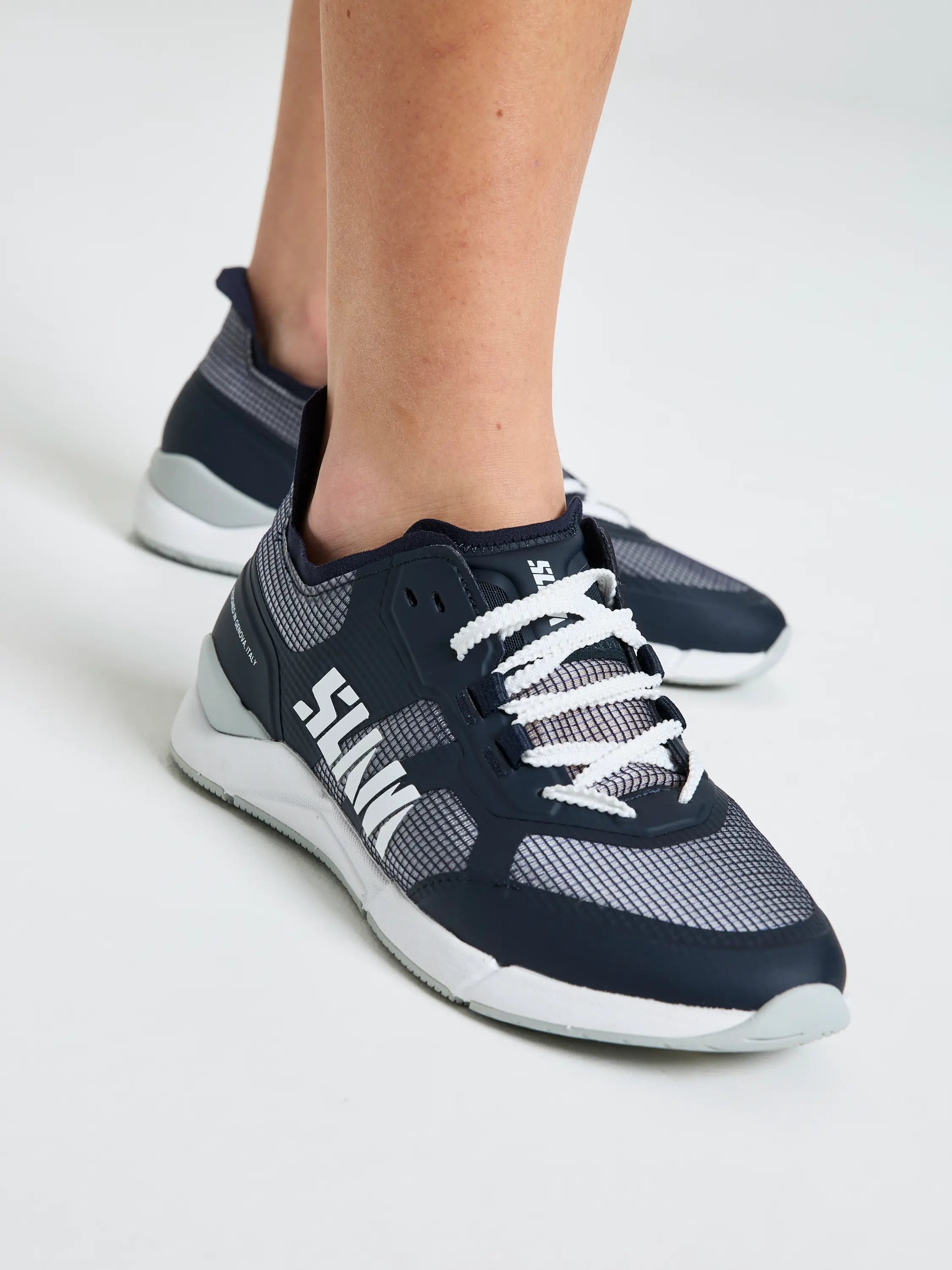 A473002S00_W13_ODSHOES_F_01508_03777.webp