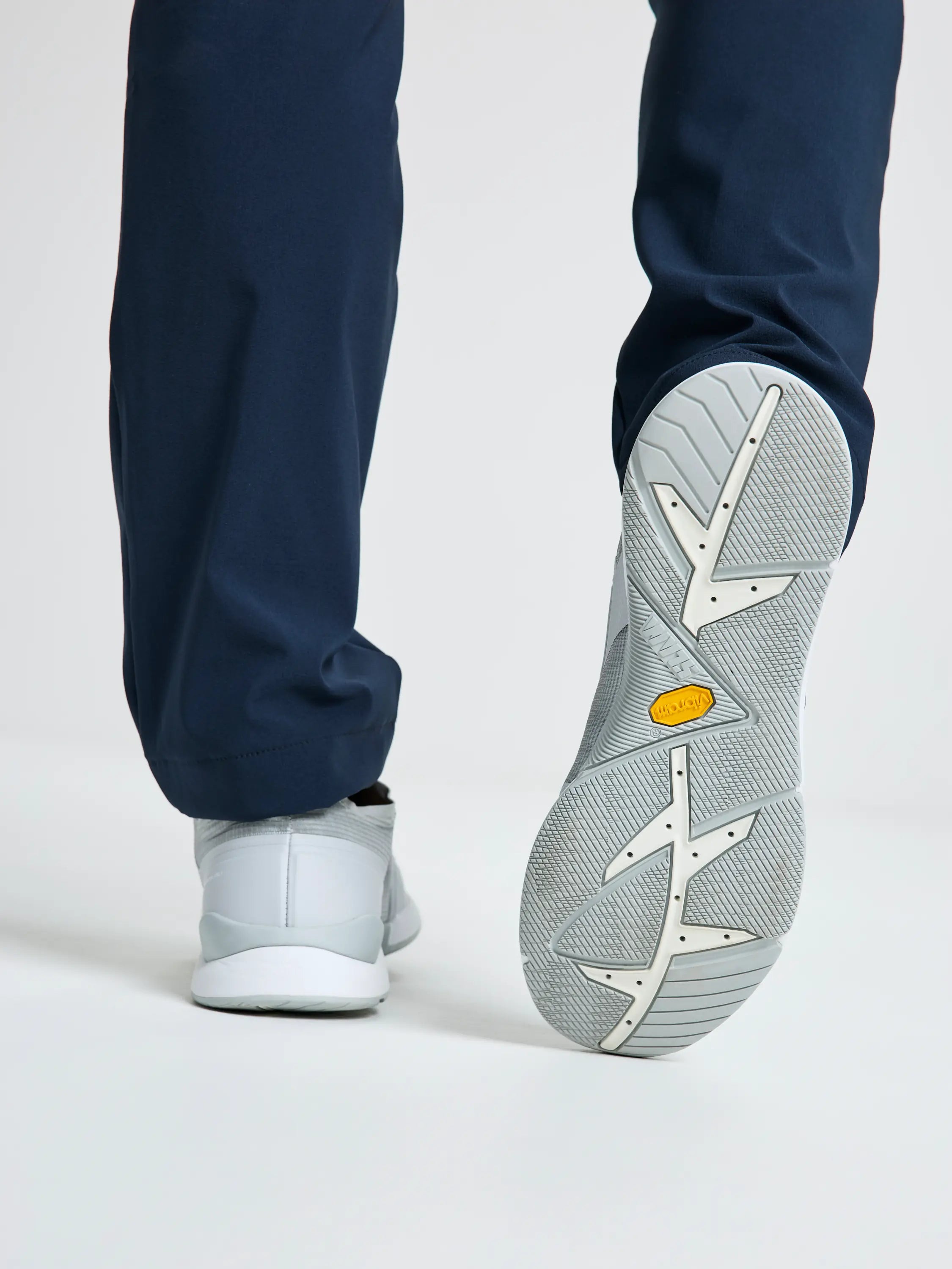 A473002S00_W68_ODSHOES_B_05008_04417.webp
