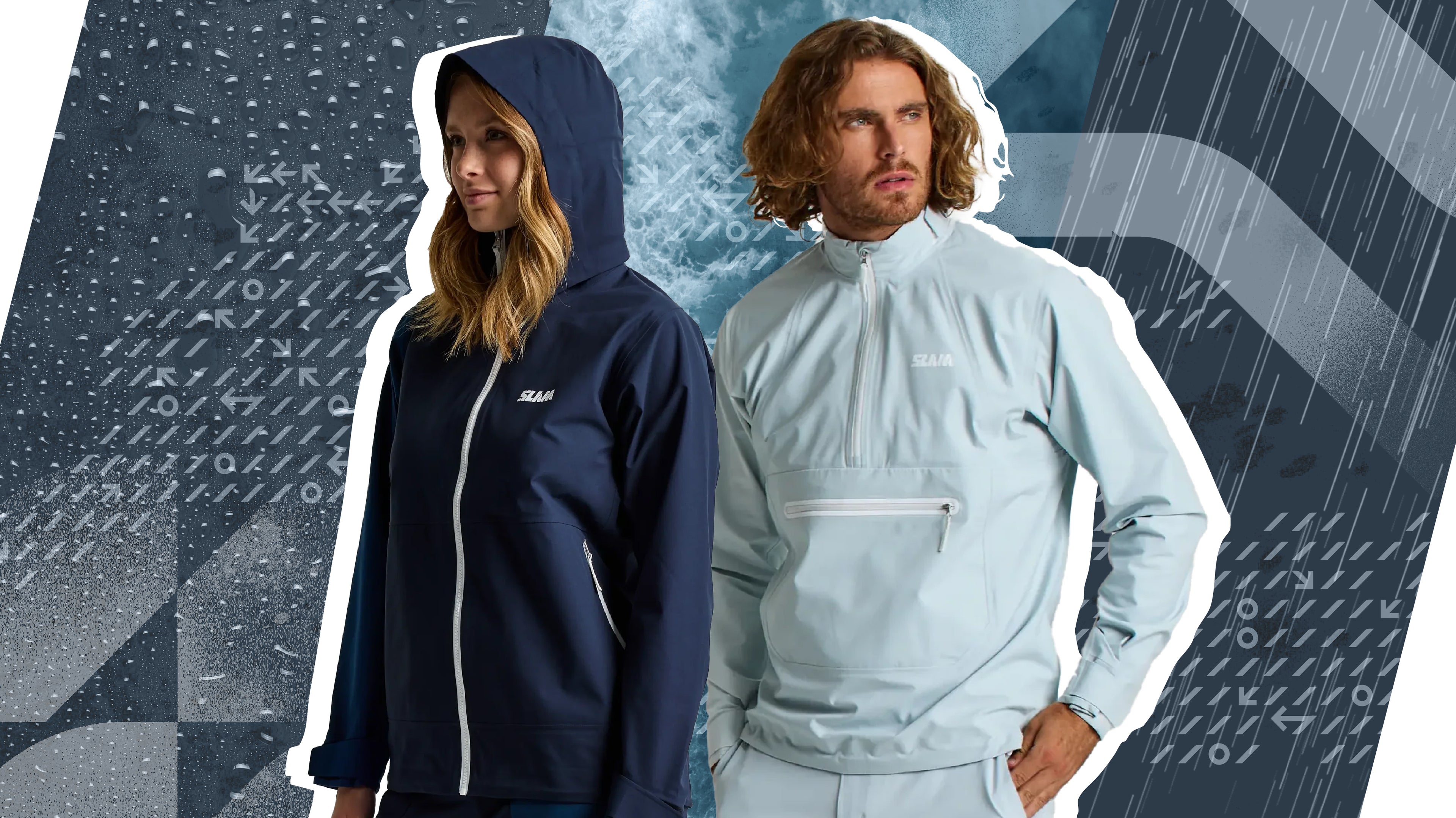 Uomo e donna che indossano giacche impermeabili SLAM, su sfondo blu che ricorda la pioggia